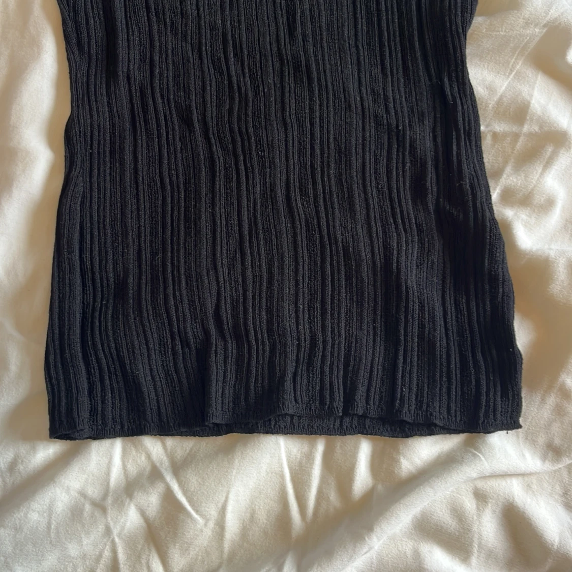 Svart ribbad långärmad tröja - 2