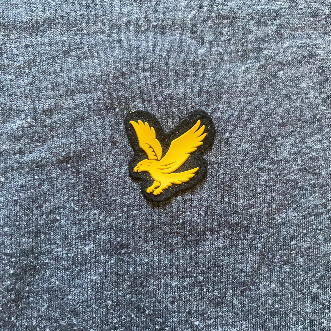 Mörkgrå t-shirt - 1