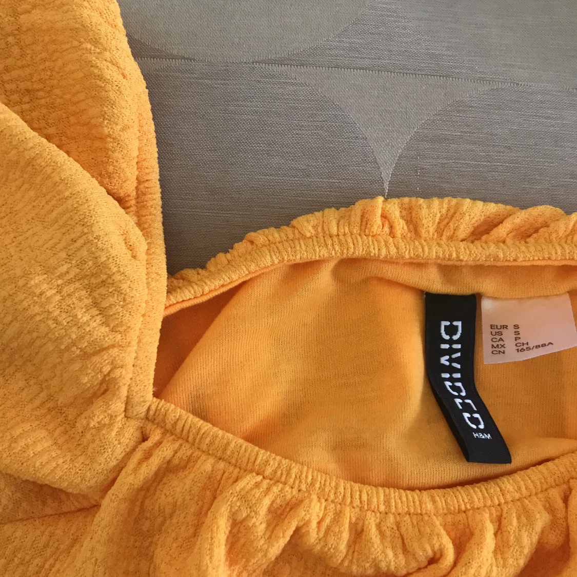 Gul one shoulder topp från H&M Divided - 1