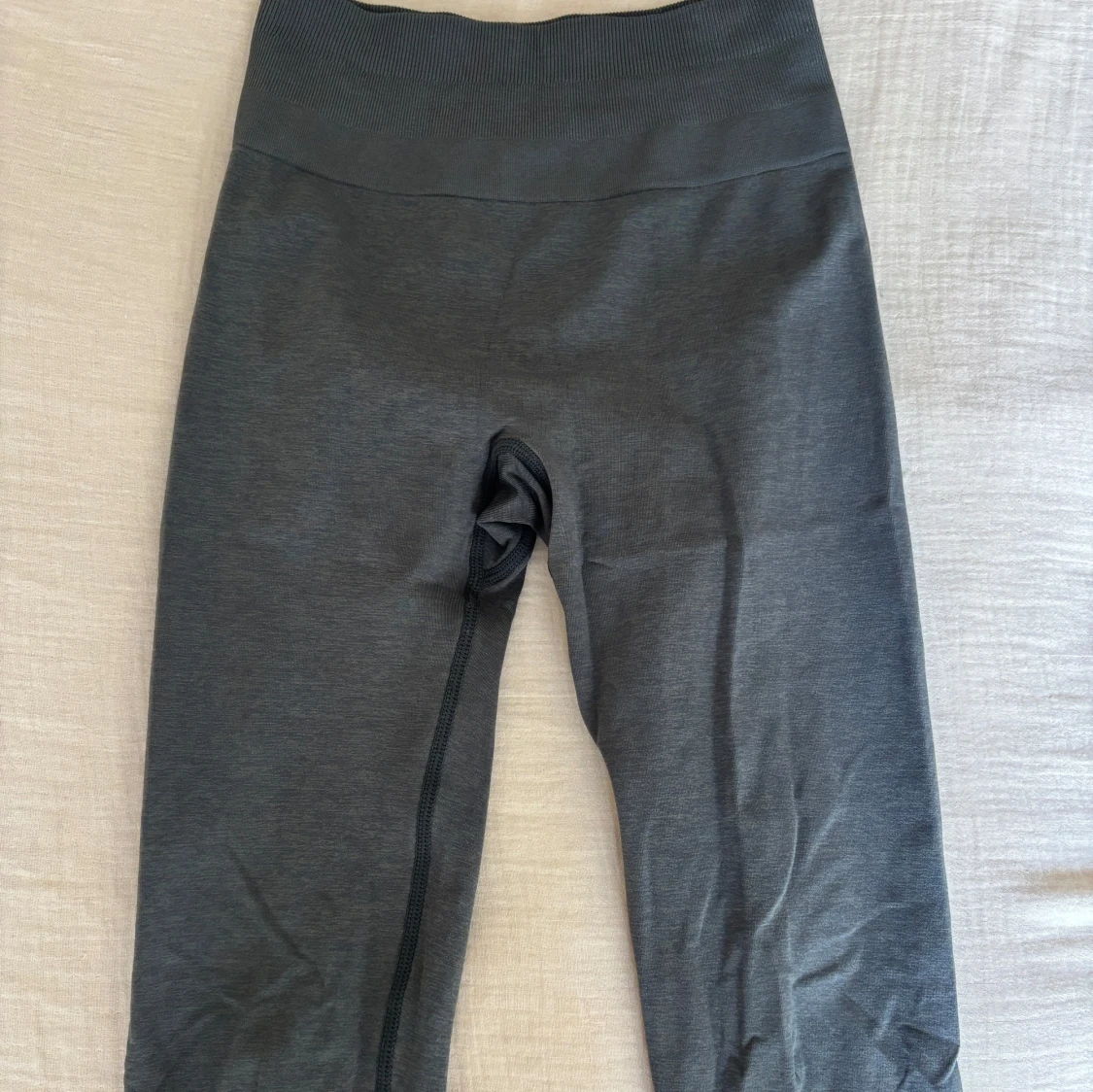 Grå/gröna Prime Scrunch leggings från Relod - 2