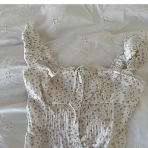 Topp - Oanvänd! Från princess polly 💘