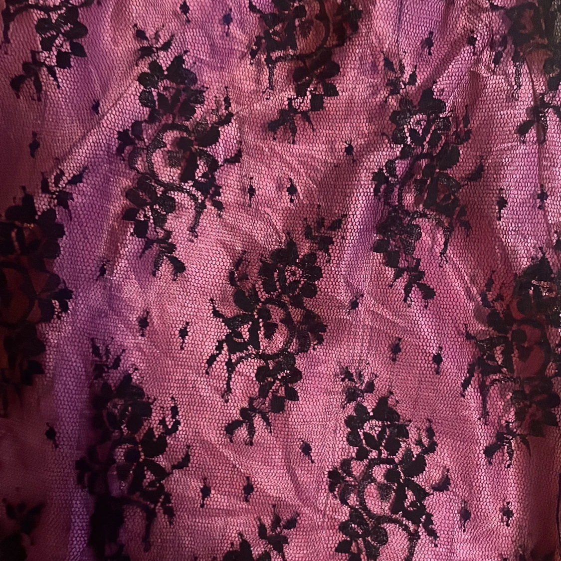 rosa och svart linne  - 2