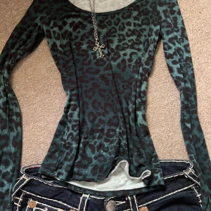 Y2k leopard tröja - Köpt vintage inga defekter 