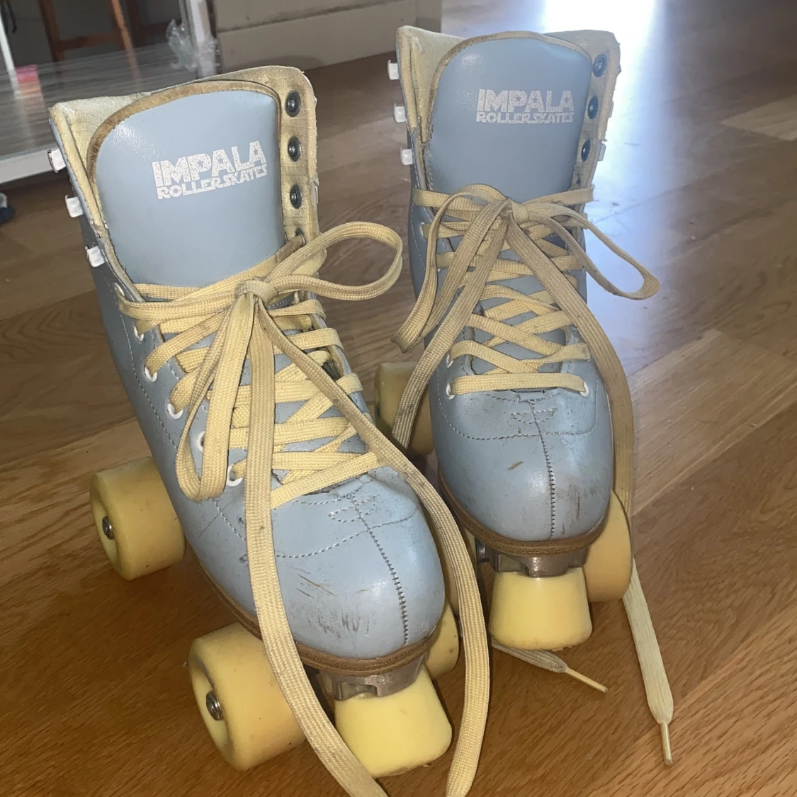 Blå Impala rullskridskor med snörning - 1