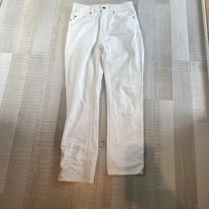 Vita jeans - Raka jeans från hm i super bra skick!