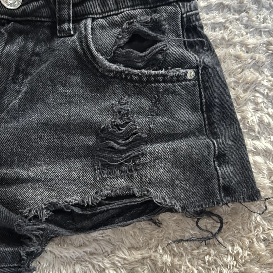 Svarta jeansshorts från Zara - 4