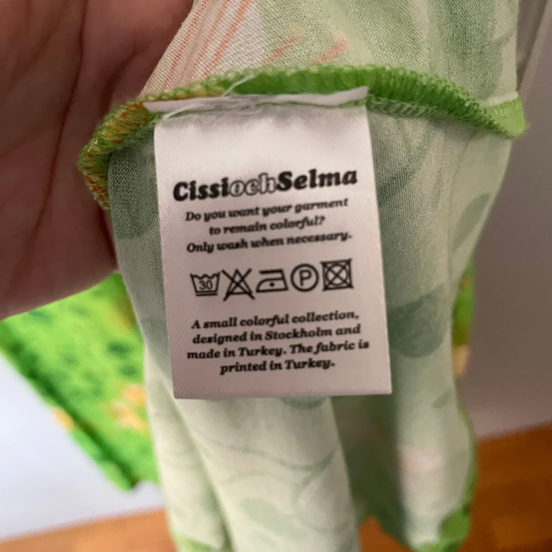 Grön blommig midiklänning Cissi och Selma - 2