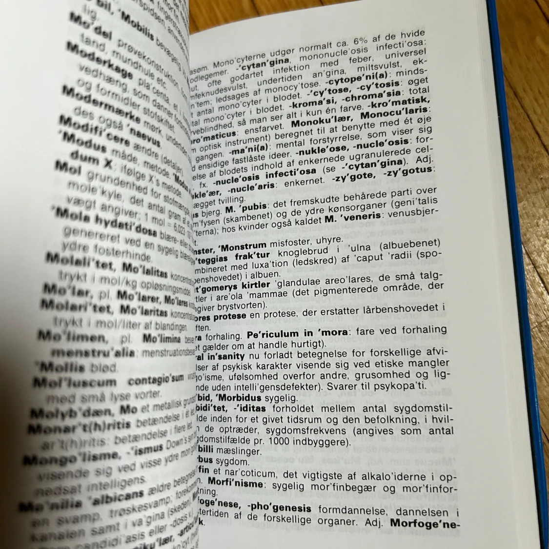 A-Z Medicinsk Ordbog - 2