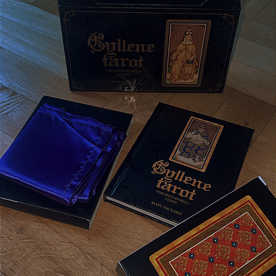 Gyllene Tarot Visconti-Sforza Leken av Mary Packard