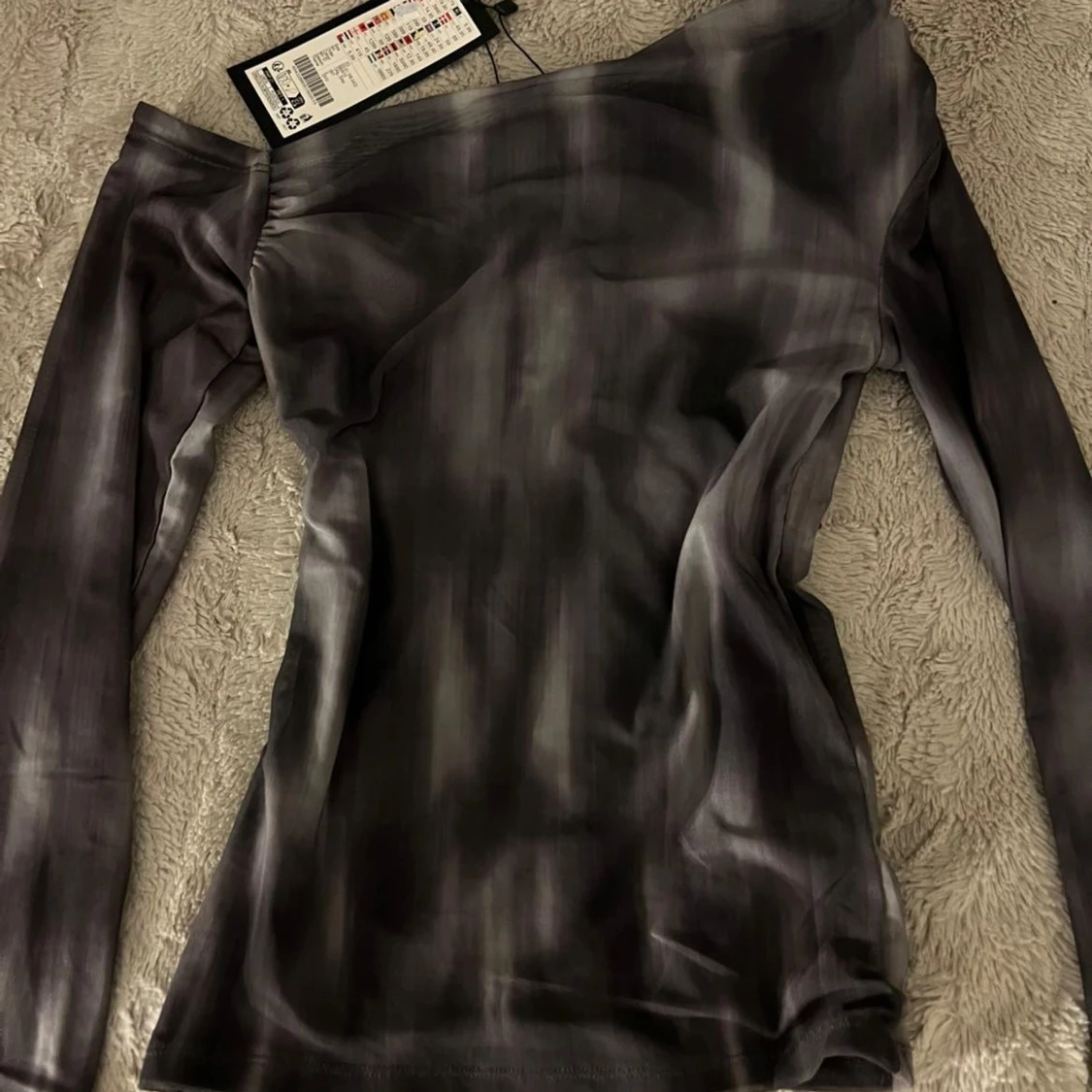 Svart offshoulder topp från Amisu - 1