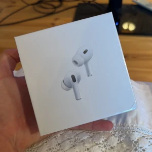 Ear pods 2 pro  - Helt nya! Lägsta pris 680kr!