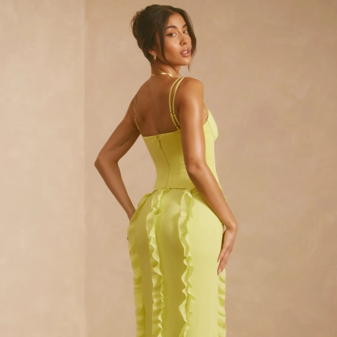 Ljusgrön långklänning med volanger - 4