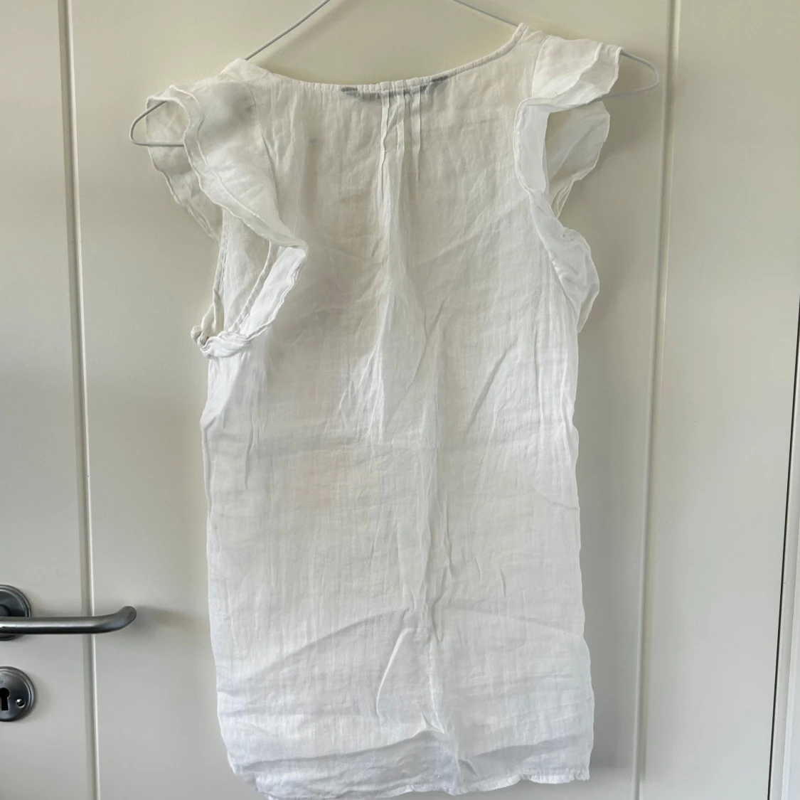 Vit linnetopp med knyt från Zara Basic - 1