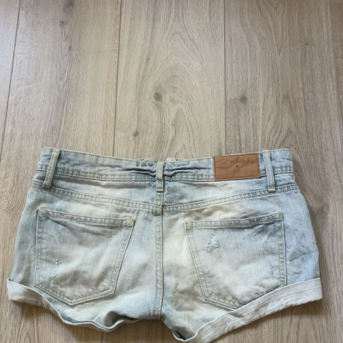 Ljusblå jeansshorts från H&M Divided - 1