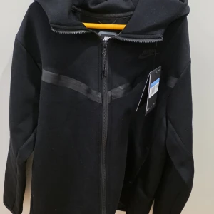 Svart Nike tech fleece  - Svart nike tech fleece Storlek:M