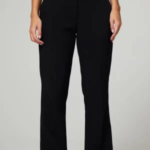 Bikbok kostymbyxor  - Säljer mina kostymbyxor från Bikbok i modellen Vera petit och storleken 34💕 dom är endast använda ett fåtal gånger så dom är i bra skick💕 skriv för fler bilder💕