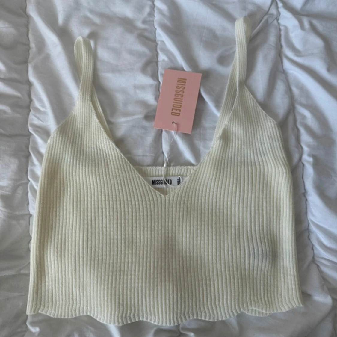 Ribbad vit linnetopp från Missguided