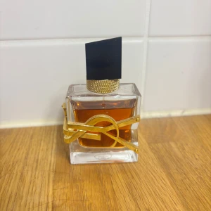 Yves Saint Laurent Libre parfym Intense - Ca 25 ml