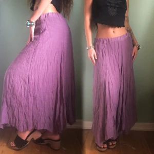 Flowy maxi skirt  - Boho vibes 💜🩷🍇🧚‍♂️✨ jag på bilden är strl 38/M men passar större storlekar också!