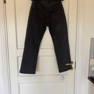 Svarta raka barnjeans från Lindex - Vigot, nyskick. Storlek 146.