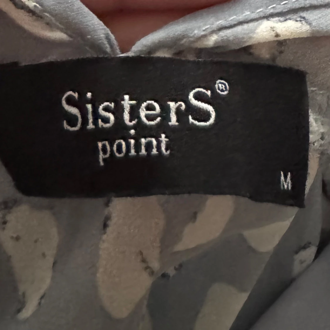 Blå mönstrad klänning Sisters Point - 1