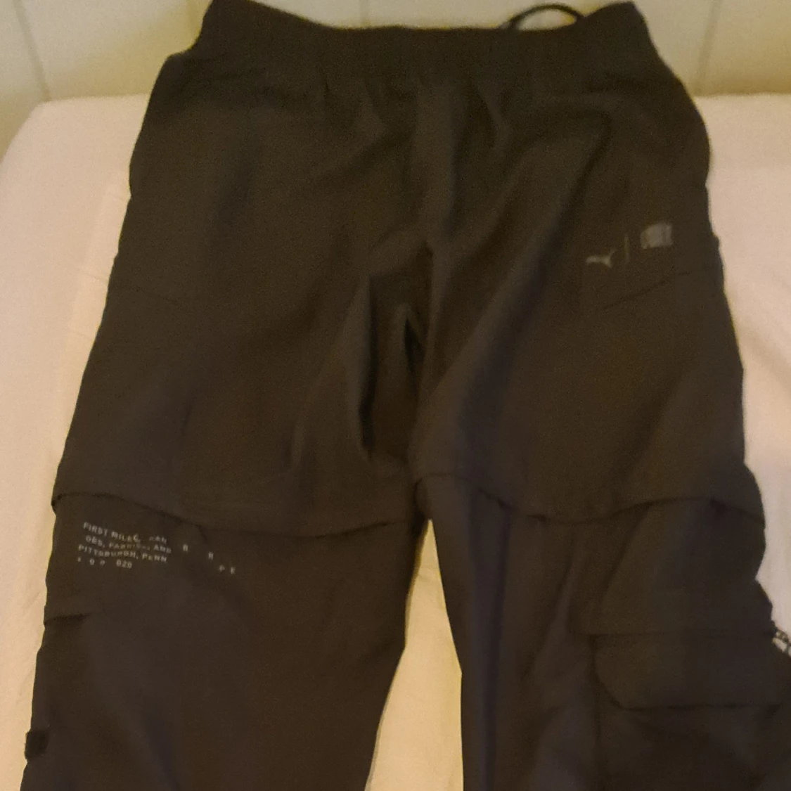 Svarta cargopants från Puma