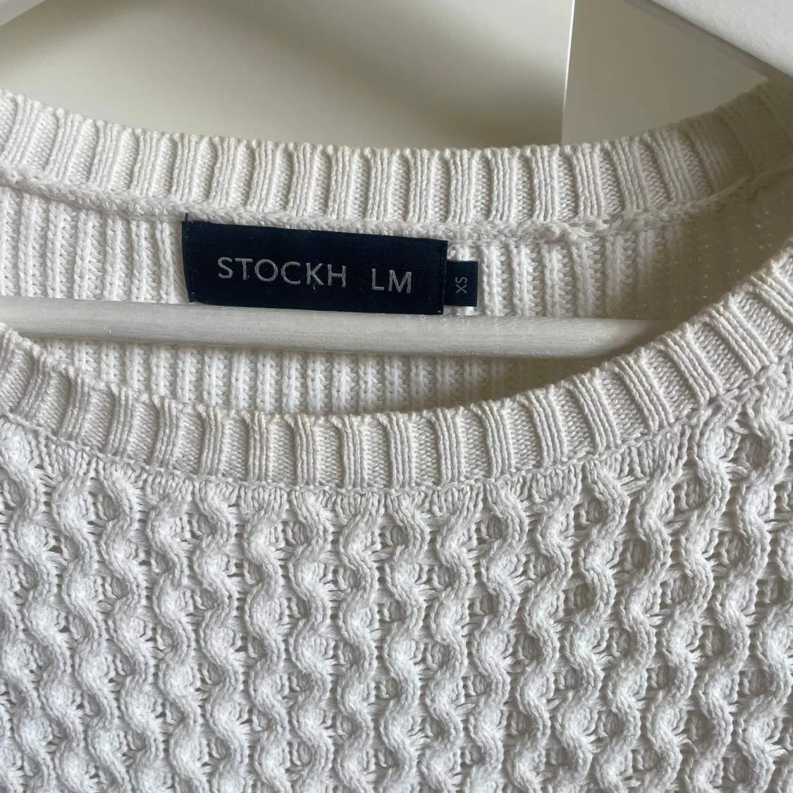 Vit stickad tröja från - 2