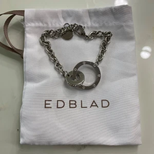 Silver armband från Edblad - Jätte fint armband från Edblad🩷säljer mer smycken från bra märken så kolla om du är intresserad!