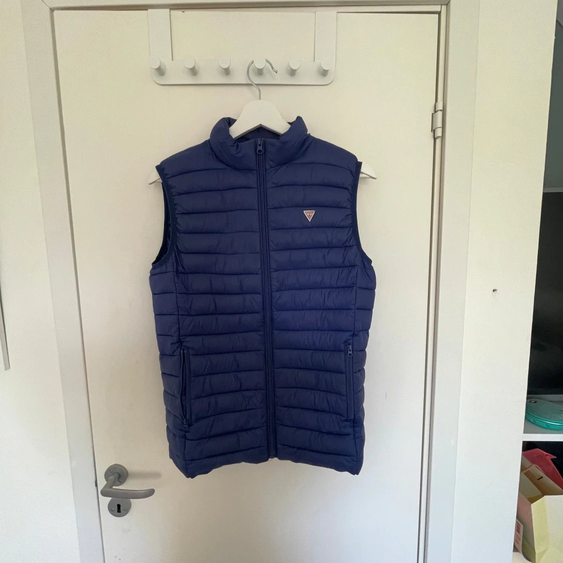 Blå dunväst från Guess - 3