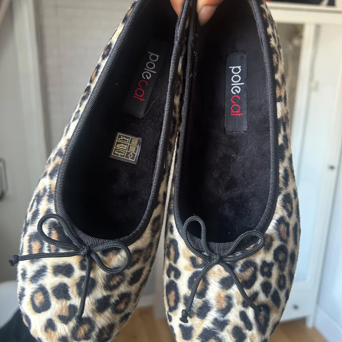Leopardmönstrade ballerinaskor från Polecat - 1