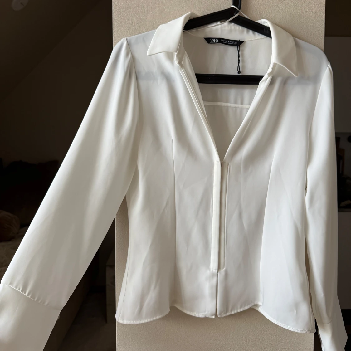 Vit blus med vida ärmar från Zara