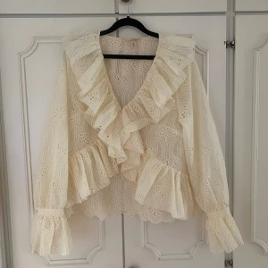 Blus från hm  - Så fin blus från hm , storlek m men passar s med