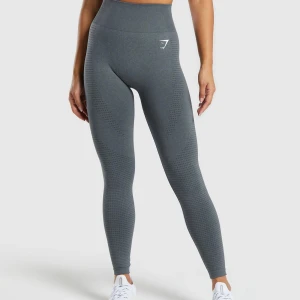 Gymshark träningstights - Fint skick och använt fåtal gånger, säljer då de inte kommer till användning. skriv privat för mer info/bilder💗