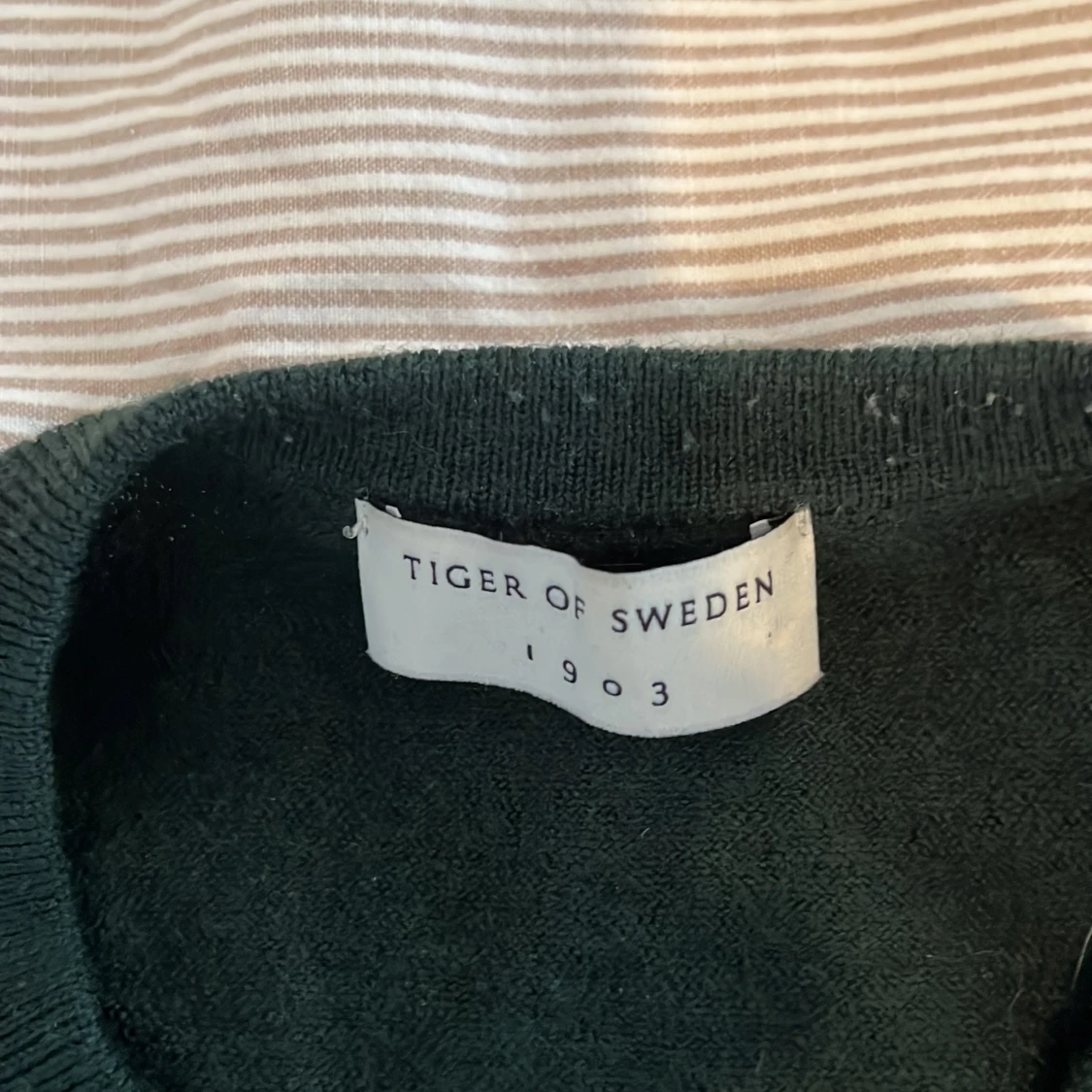 Mörkgrön tröja från Tiger of Sweden - 1