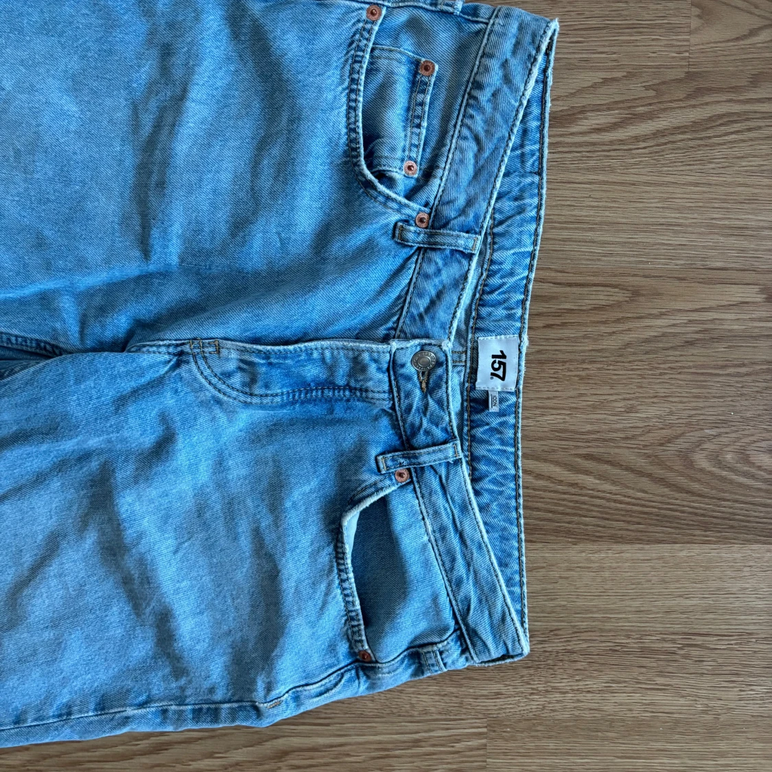 Ljusblå jeansbyxor baggy  - 1