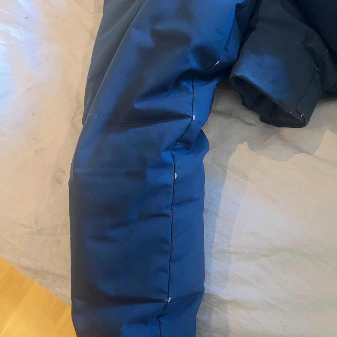 Blå pufferjacka från Sail Racing - 3