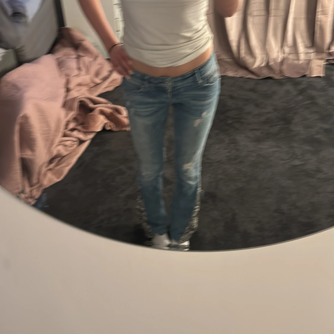 Blå bootcut jeans med ormmönstrad detalj från ONLY - 1