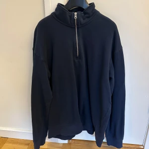 Mörkblå halvzip tröja - Mörkblå halfzip 