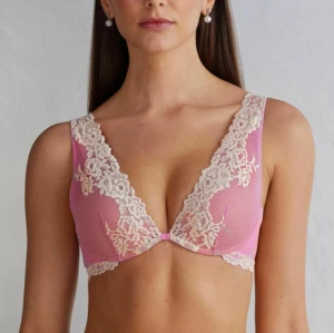 Rosa intimissimi bh - Den är i bra skick, bara att skriva om ni har funderingar!💗