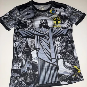 Svart och grå Brasilien t-shirt med tryck - Sjukt epic tröja till sommaren. Va lite för liten för mig. 