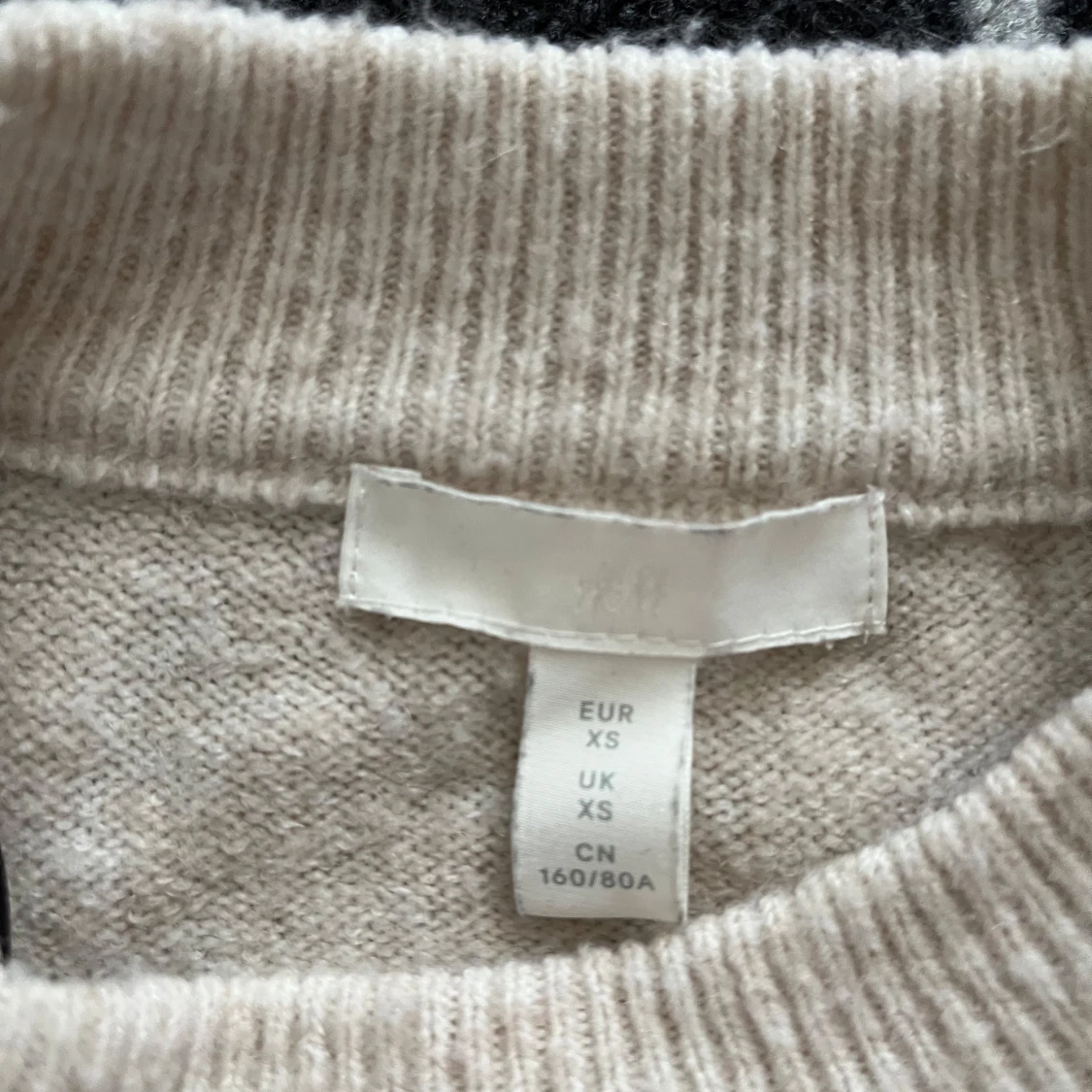 Beige och svart randig stickad tröja från H&M - 3
