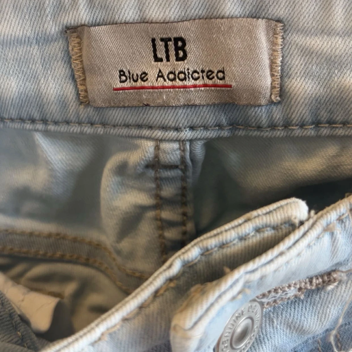 Ljusblå jeansbyxor från LTB - 3