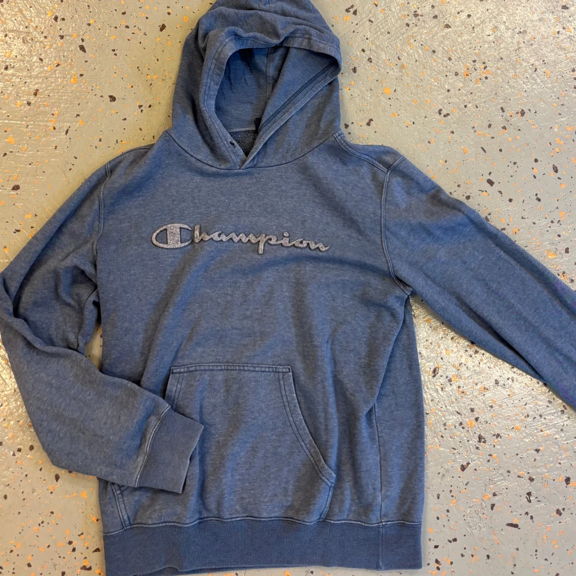 Blå hoodie från Champion