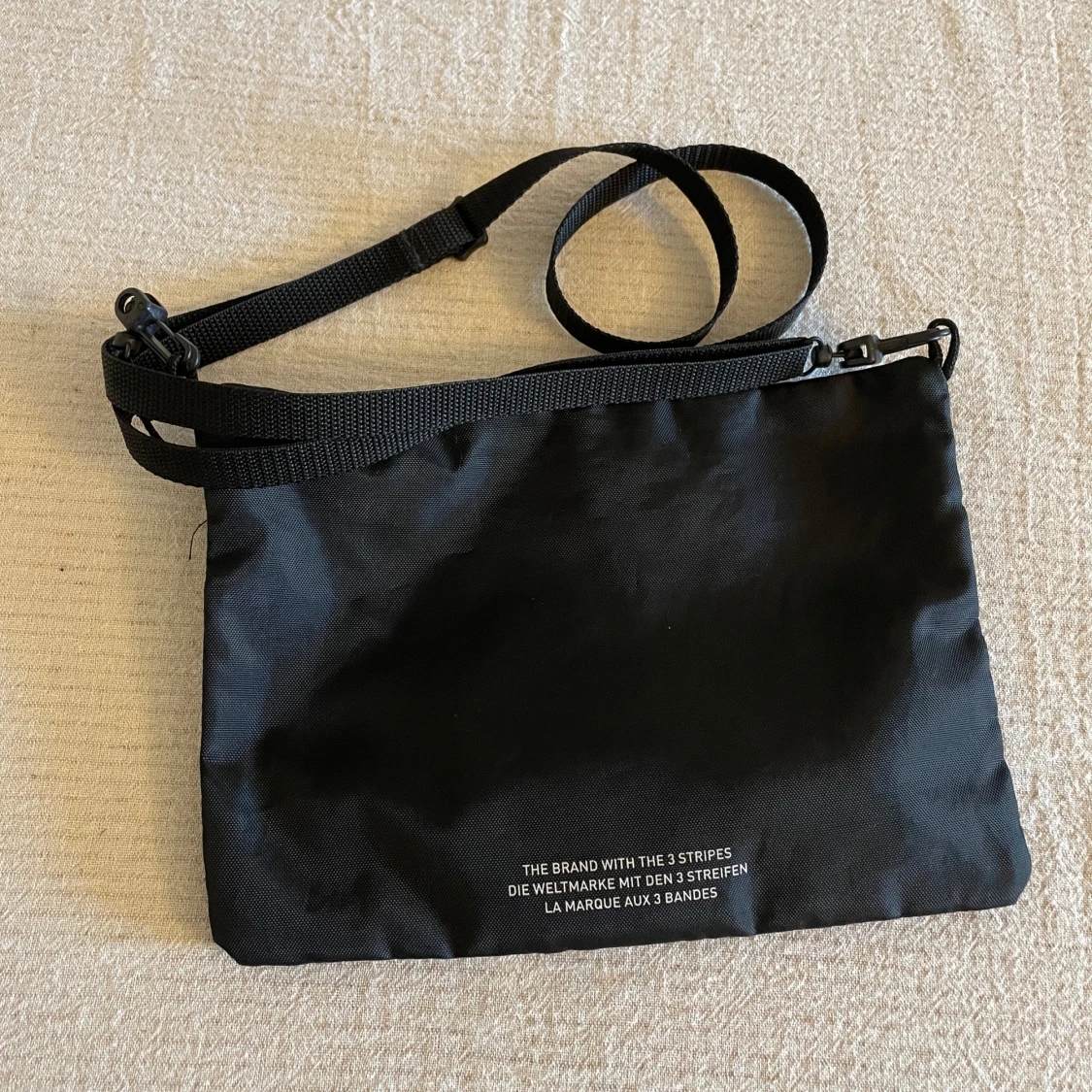Svart axelväska från Adidas - 2