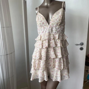 Volangklänning - Jättefin volangklänning💕💕