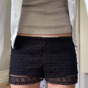 Spetsshorts - Söta broderade shorts som verkligen är jättesköna💗
