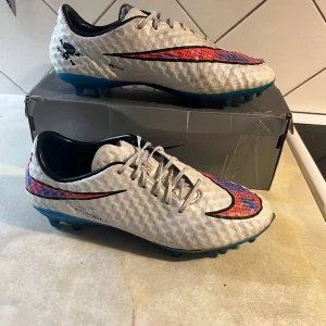 Nike Hypervenom phantom 1 - Nike Hypervenom fotbollsskor använt fåtal ggr. Priset går att diskutera 