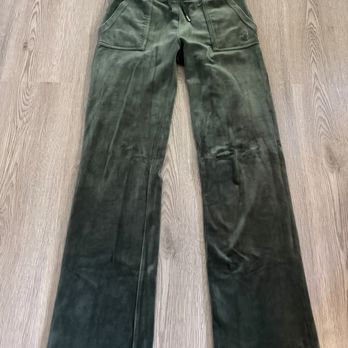 Mörkgröna velourbyxor Juicy Couture