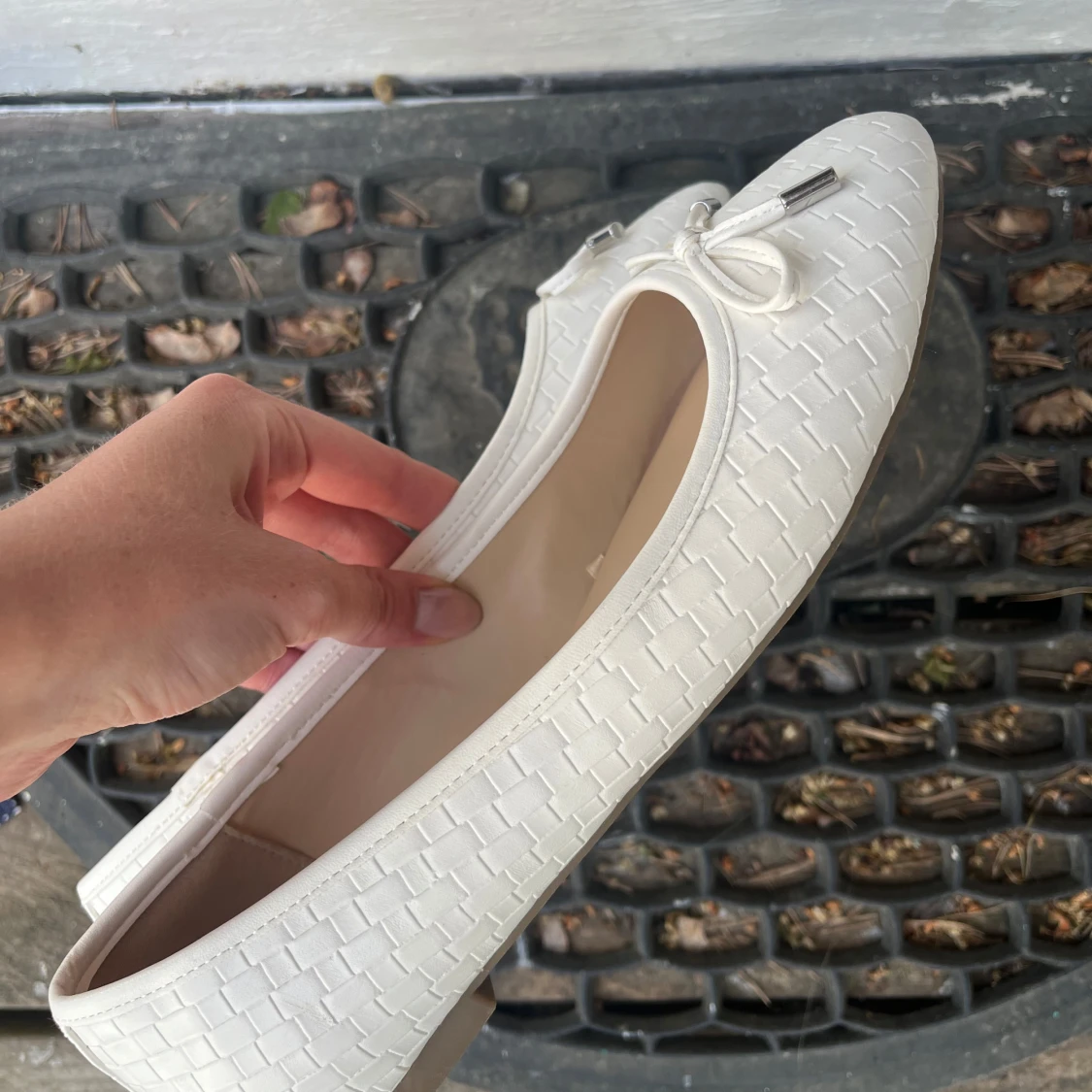 Vita ballerinaskor med rosett från Barbarella - 1