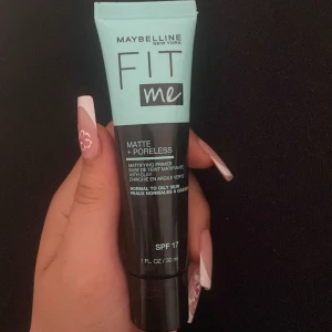 Maybelline Fit Me Matte + Poreless Primer - Maybelline Fit Me Matte + Poreless Primer i en smidig tub på 30 ml. Endast testad